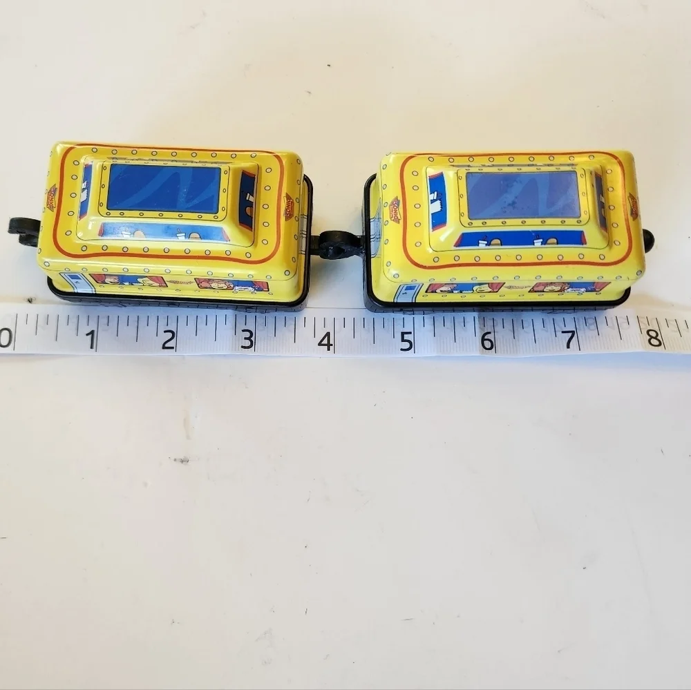 Vintage 2005 Sonic Whacky Pack Retro line metal train car toy set‎ of 2